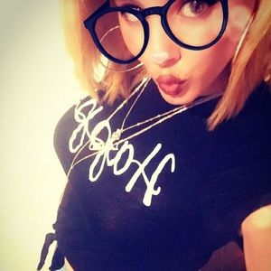 Meet your Posher, Serina